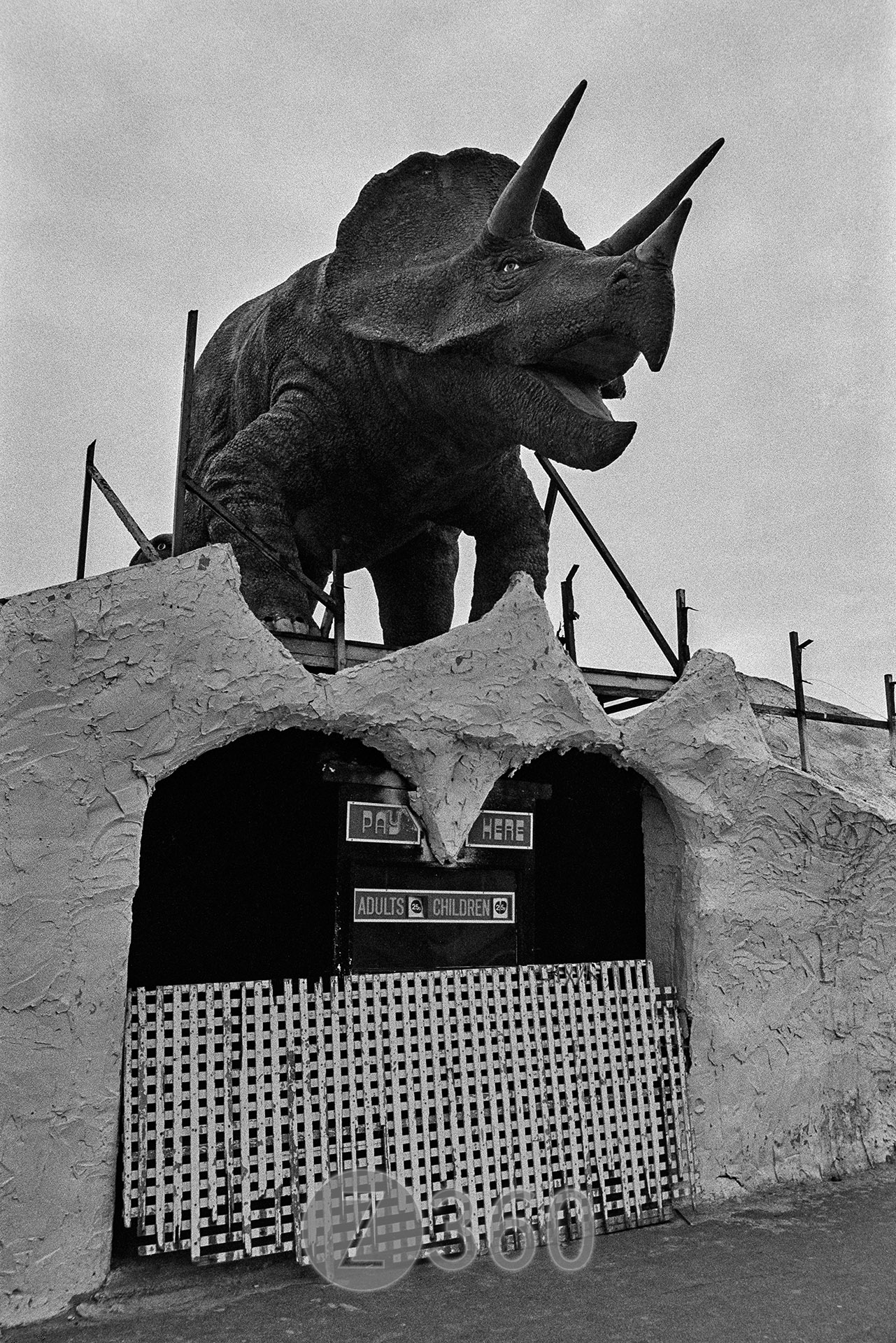 Former Lost Dinosaurs of the Sahara entrance