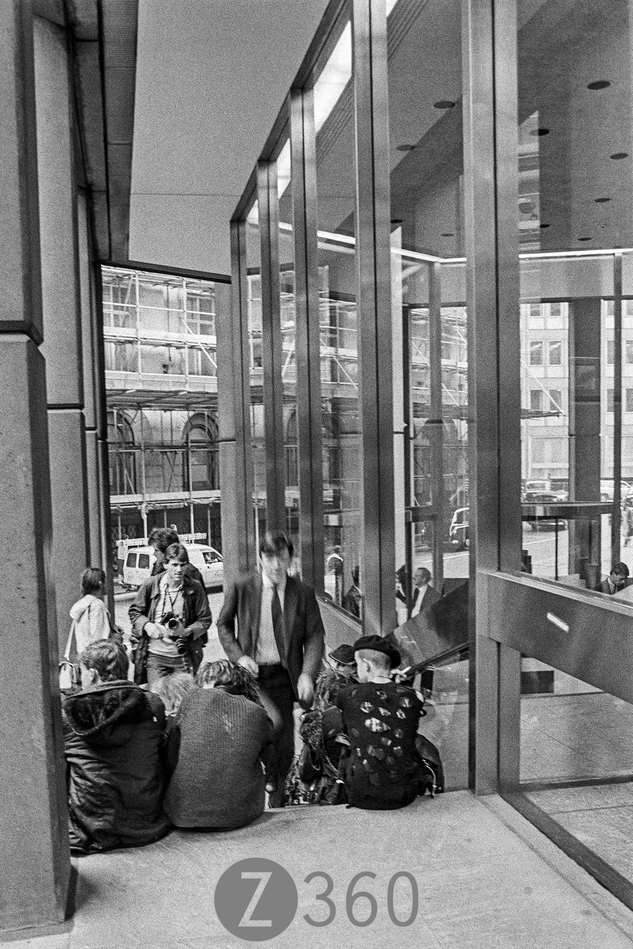Outside the Stock Exchange - Blocking