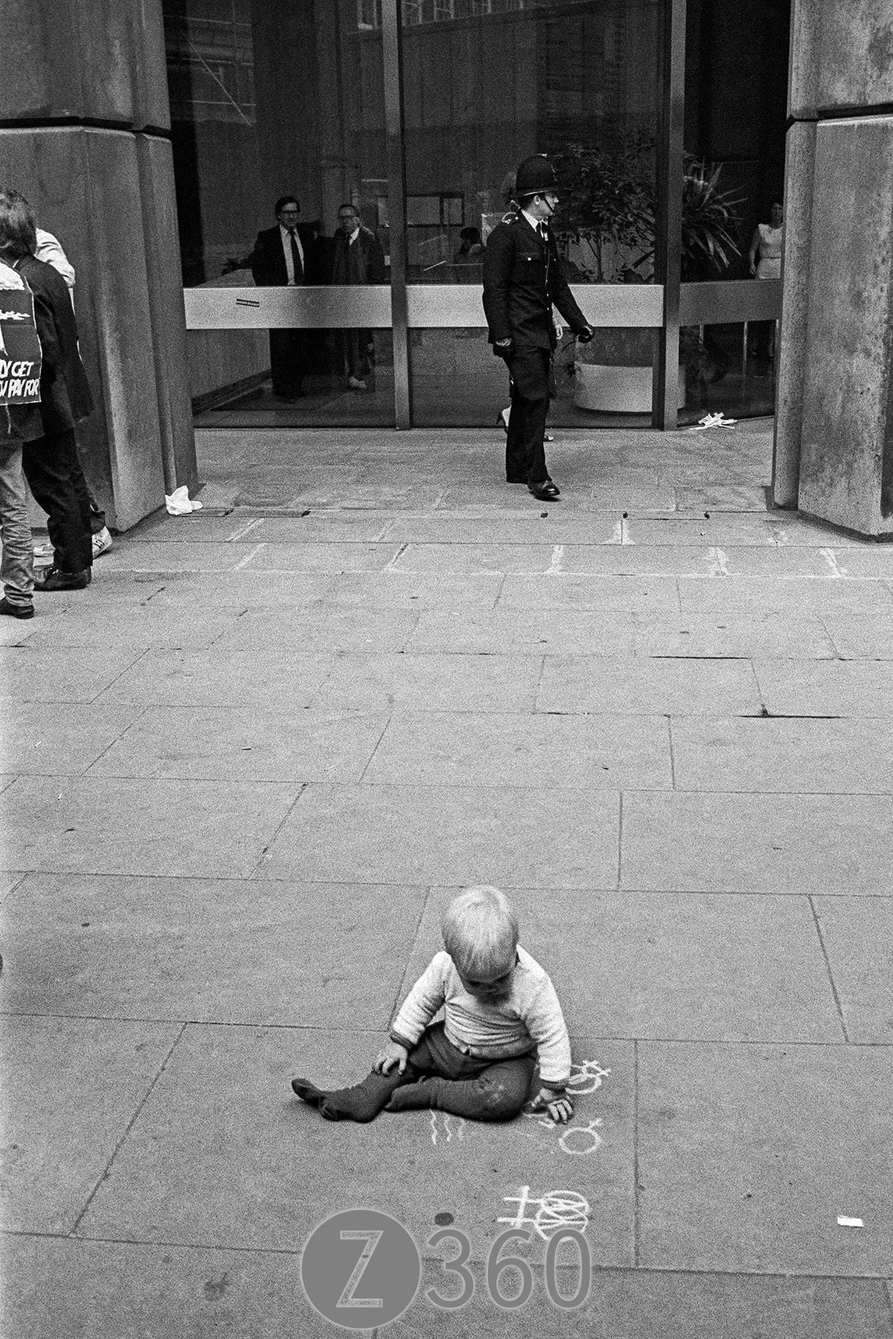 Playing outside the Stock Exchange